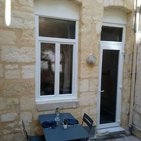 Studio Avec Terrasse Et Garage Lägenhet Bordeaux